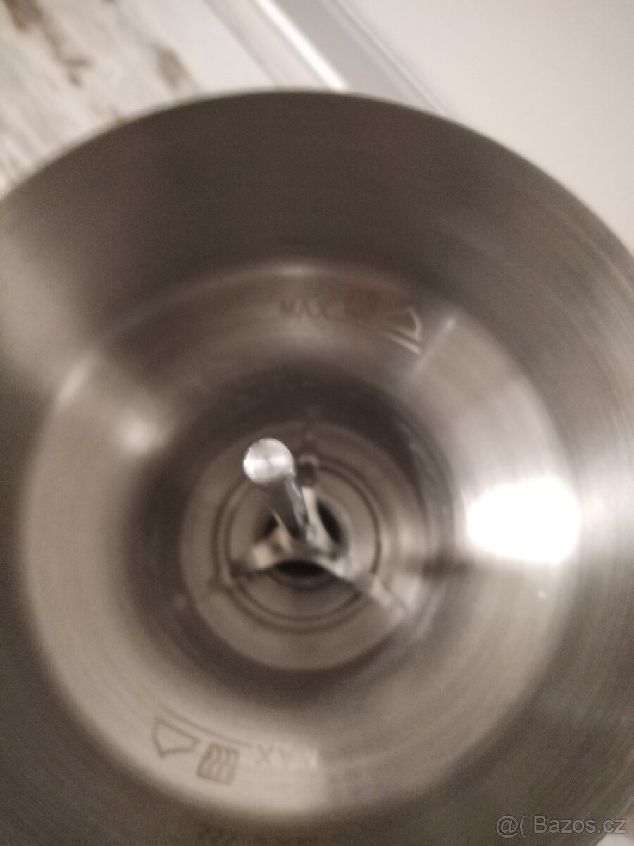 Napěňovač mléka WMF Lono - 3