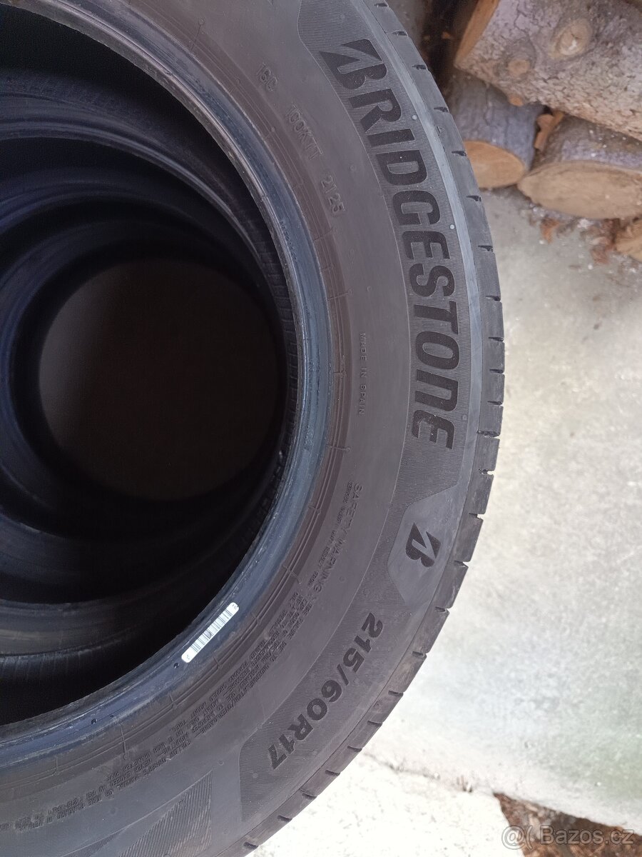 Bridgestone TURANZA 6, 215/60 R17. - 3