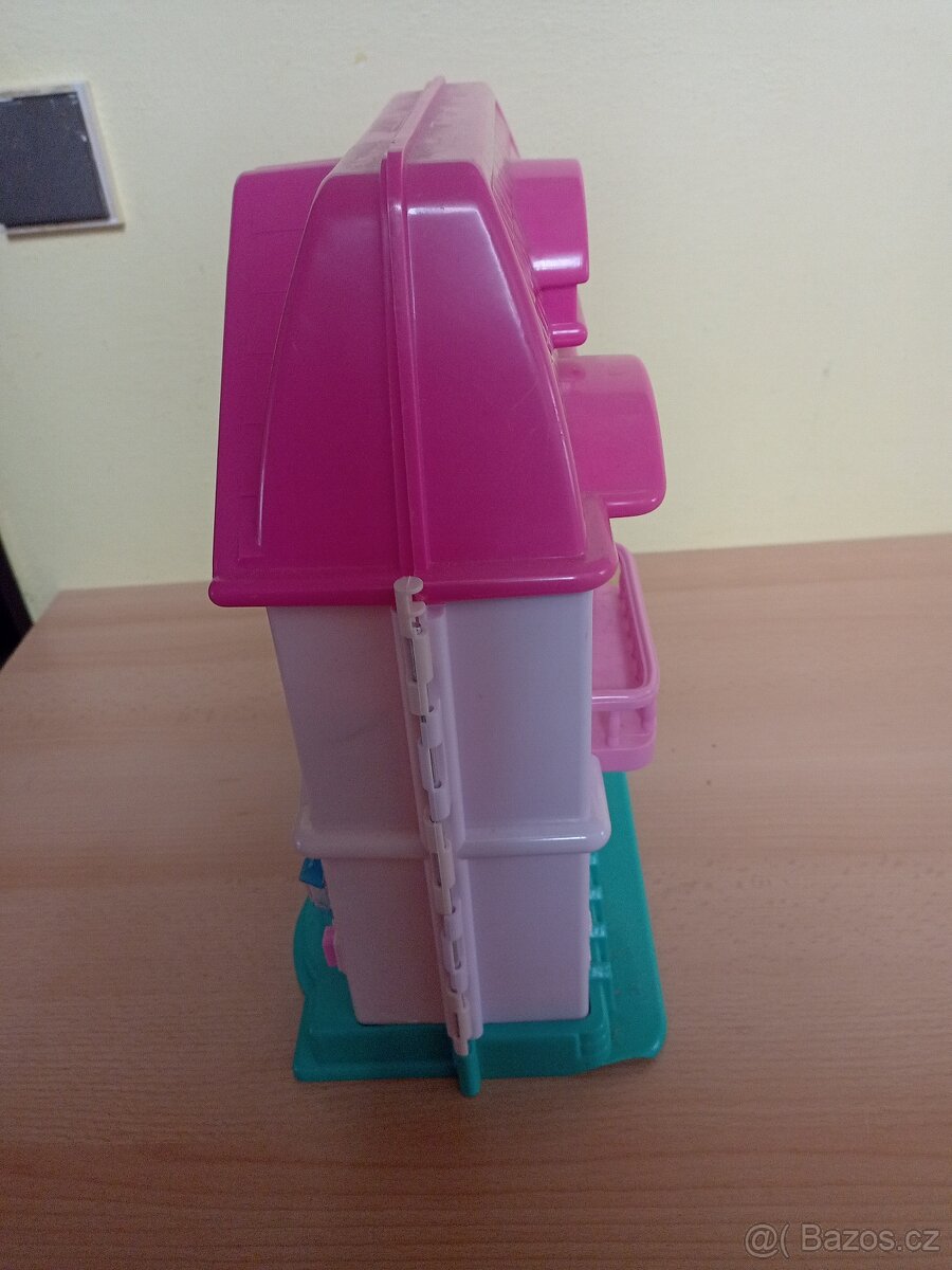 Plastový domeček pro panenky - 3