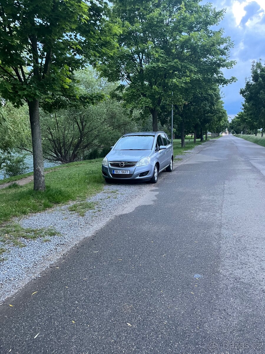 Opel Zafira B 1.6i - 3