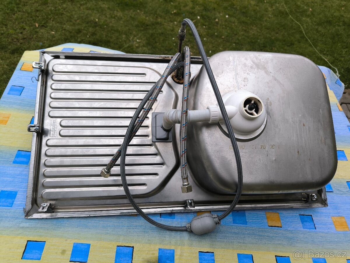 Kuchyňský dřez nerez - 3