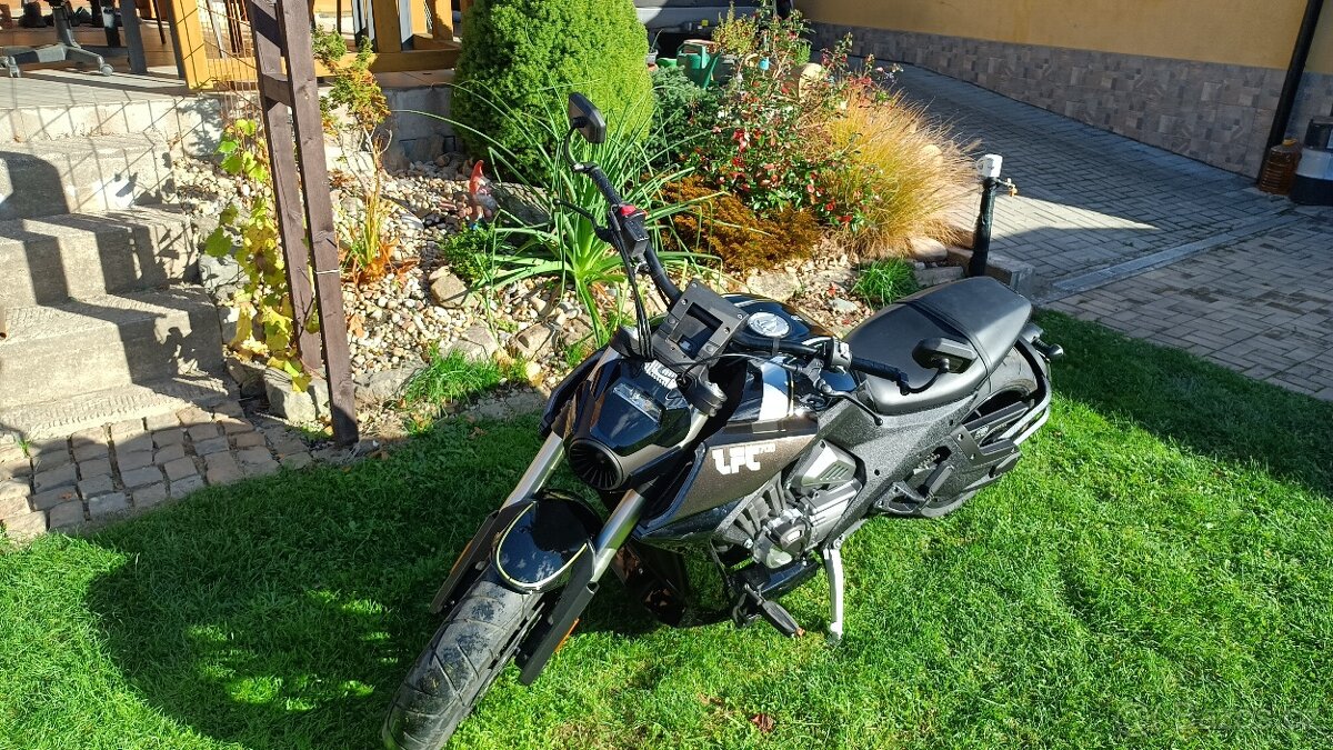 Cruiser LFC Benda 700 - 3