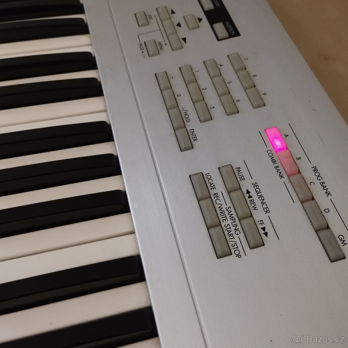 Korg Triton Le-76 - 3