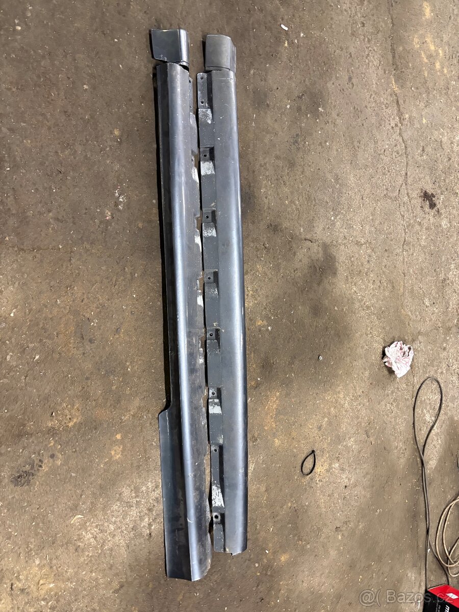 Prodám laminátové práhy na Audi a3 - 3