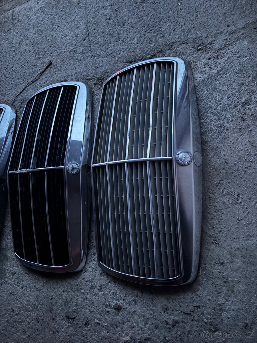 W123 predni maska kapoty - 3