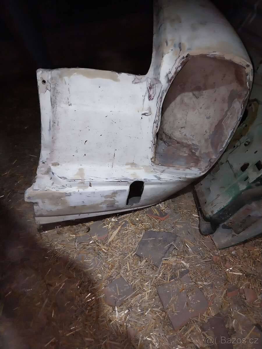 Blatniky na Mercedes W115 - 3