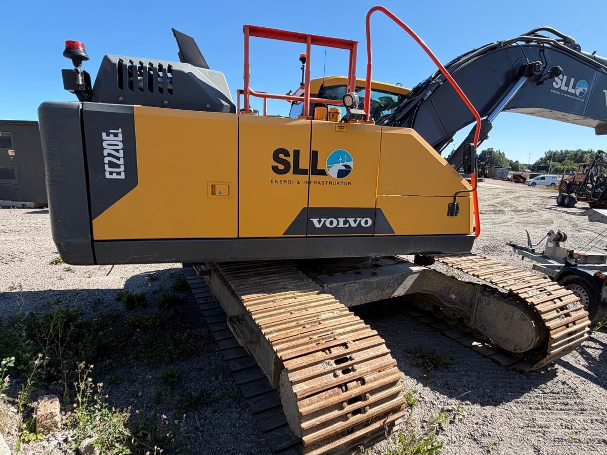 Pásový bagr Volvo EC 220 EL - 3