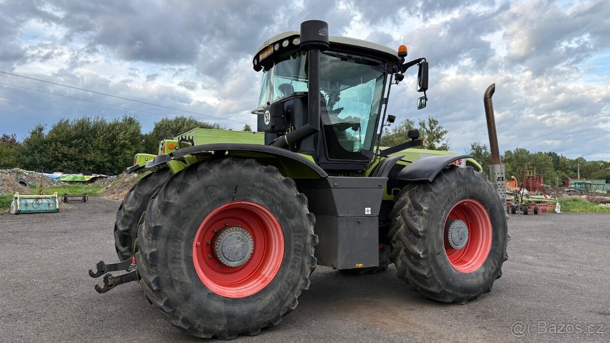 CLAAS Xerion 3300 Trac - 3