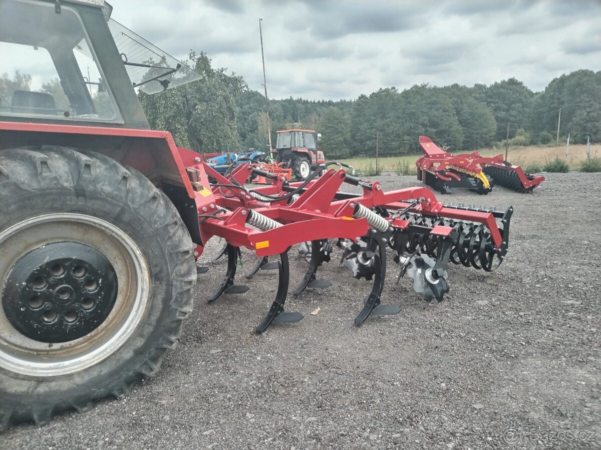 Dvouřadý radličkový podmítač AGILE 30 - 3
