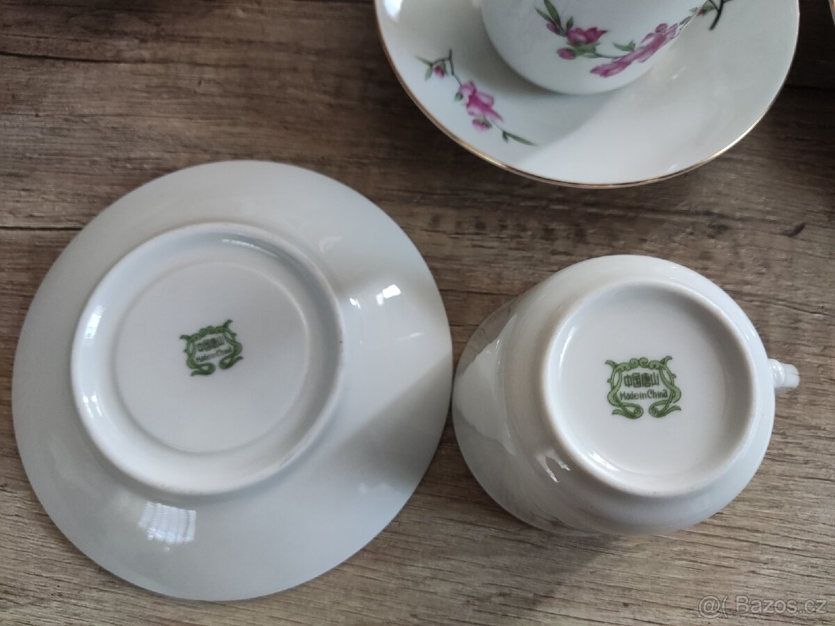Sada šesti porcelánových šálků a podšálků - 3