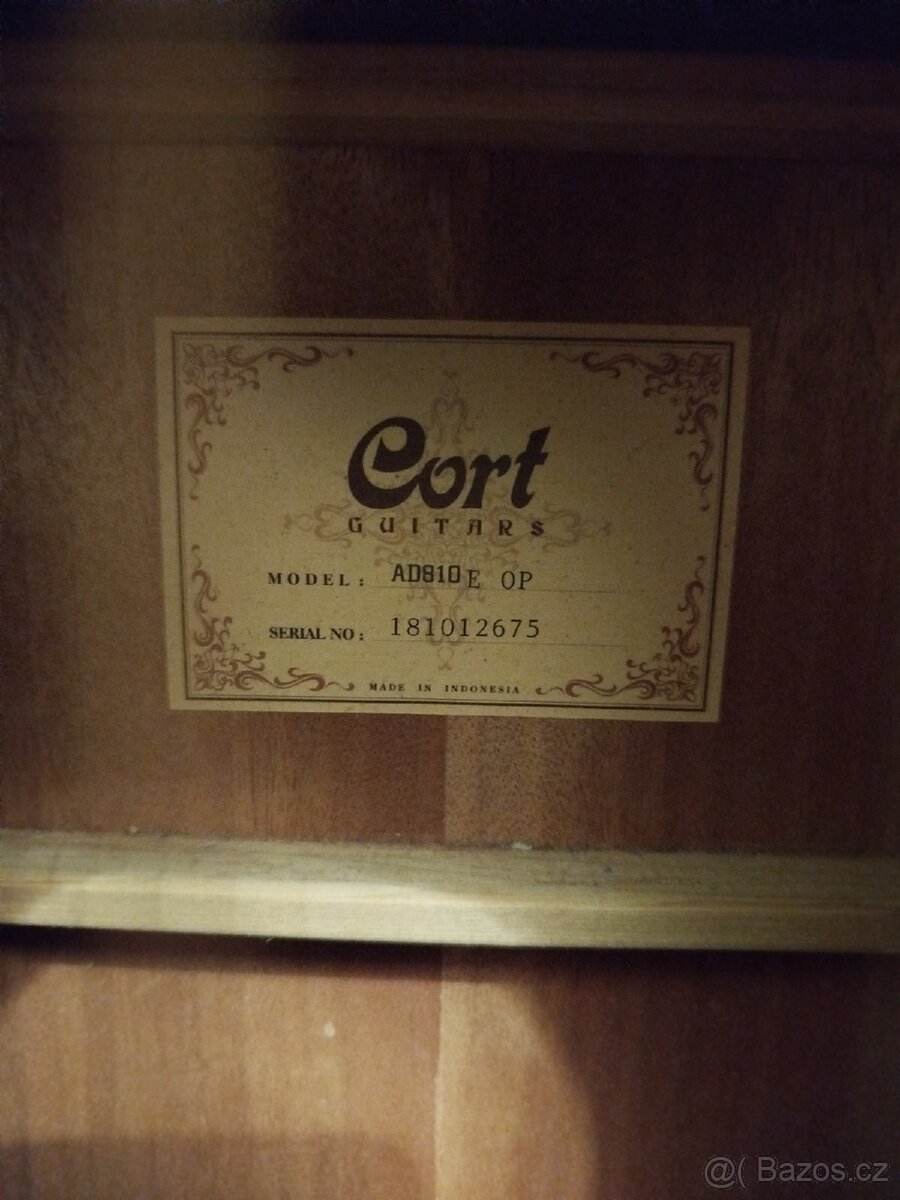 Prodám elektroakustickou kytaru Cort - 3