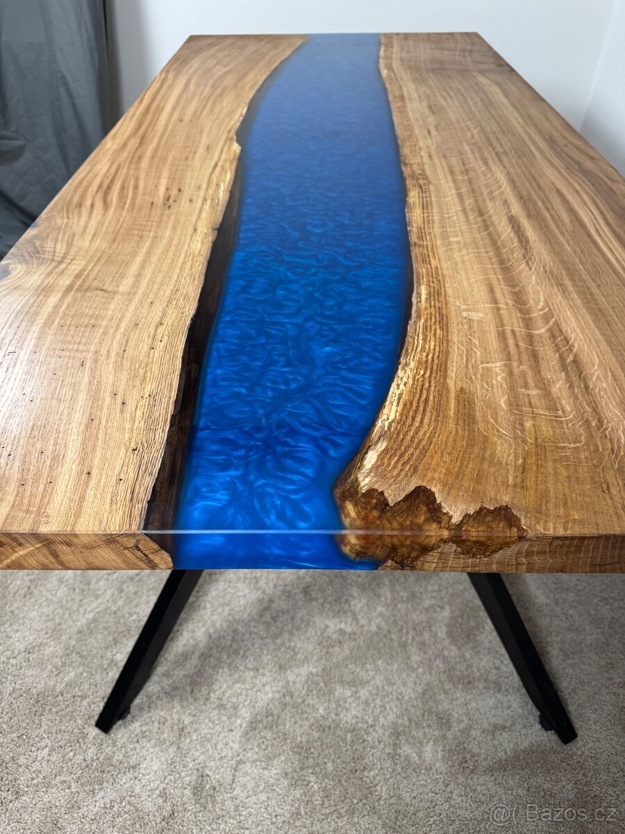 Stůl z dubu a epoxidu - 3