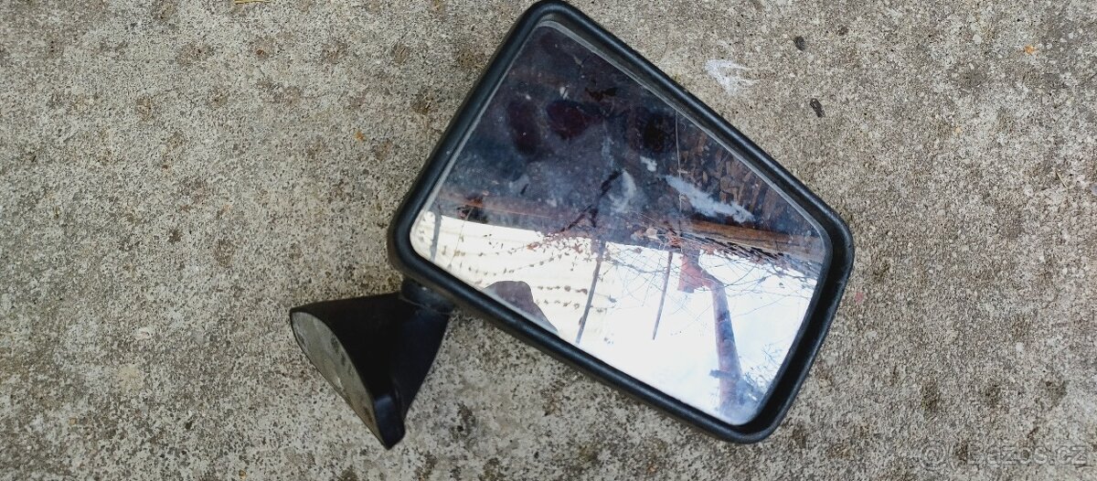 Zpětné zrcátko - 3