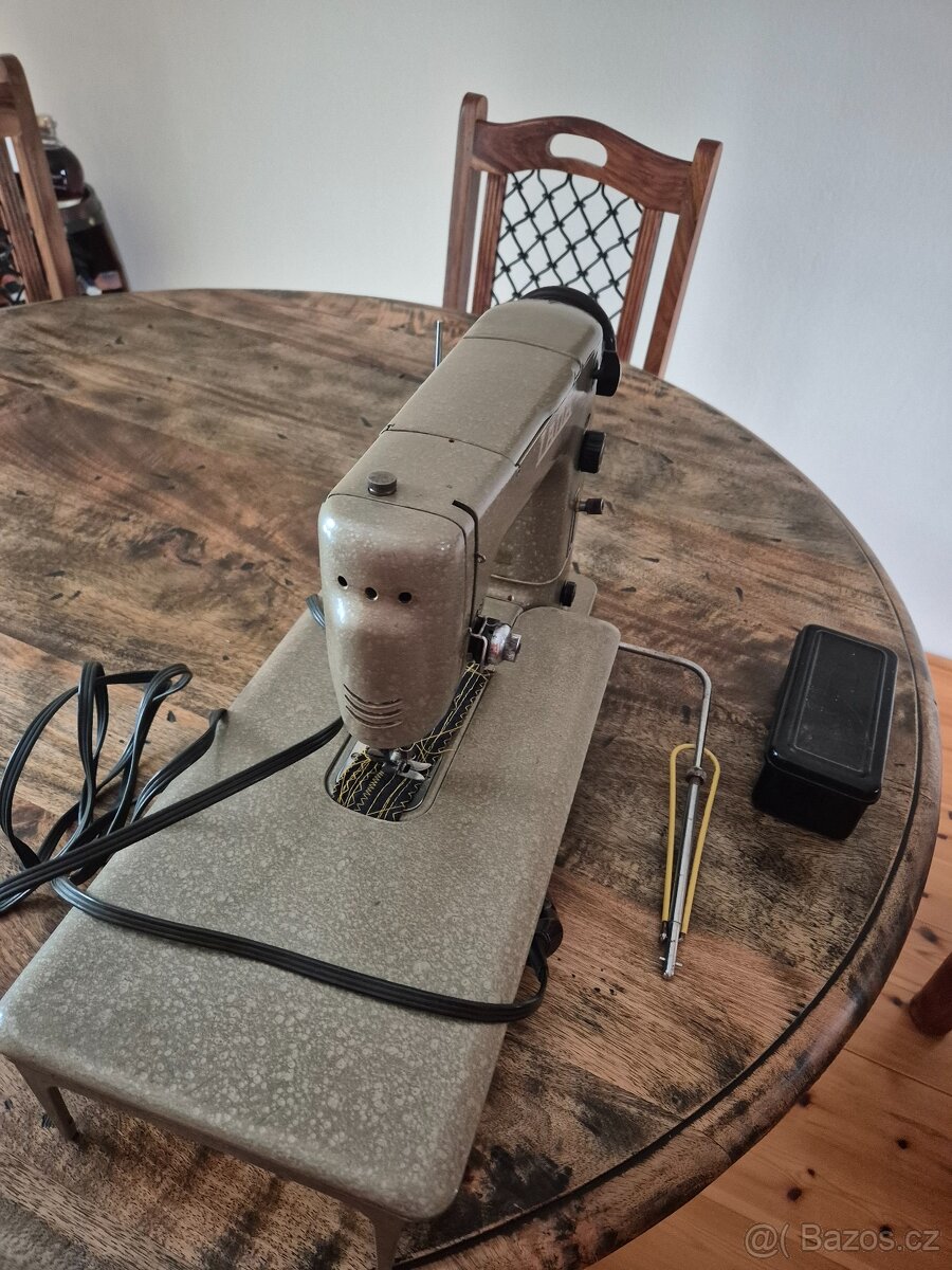 Šicí stroj - 3