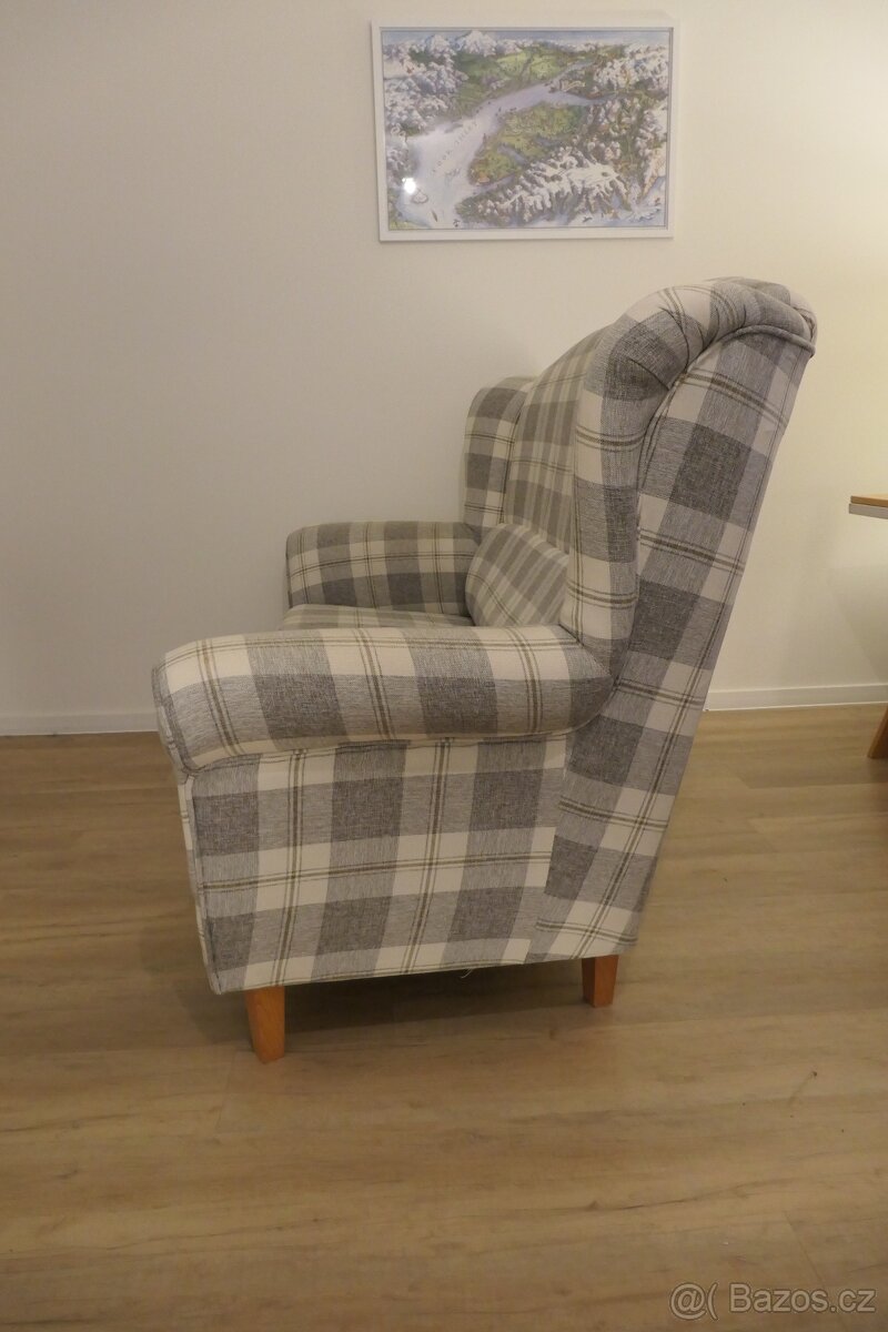 Dvoumístná pohovka - 3