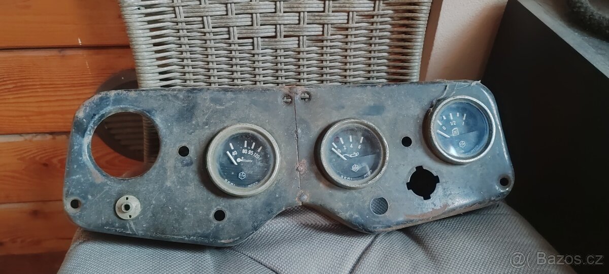 Prodám budíky jaeger - 3