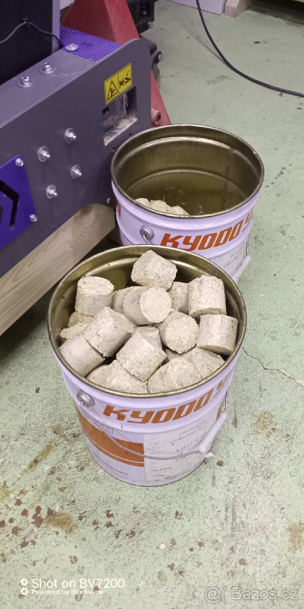 Brikety z vašeho materiálu. - 3