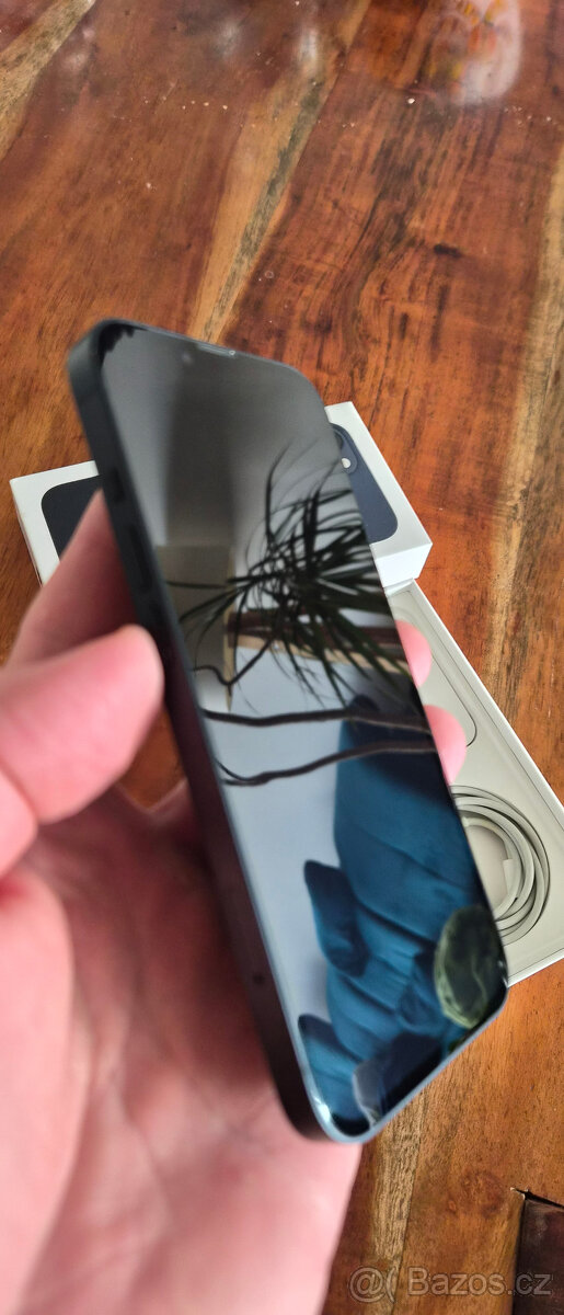Apple iPhone 13 - 3