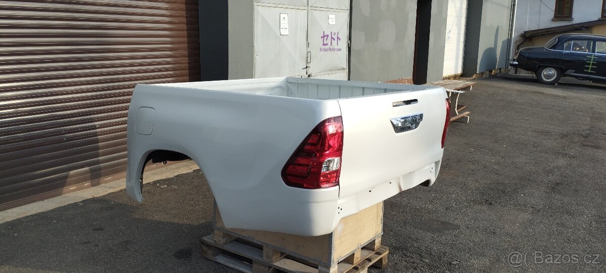 Toyota Hilux Kompletní korba TOP STAV