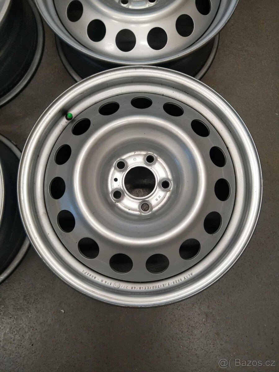 5 x 108 R 17 + 225/55 17 zimné. - 3