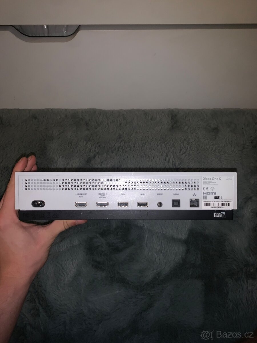 Xbox One S 1T - 3