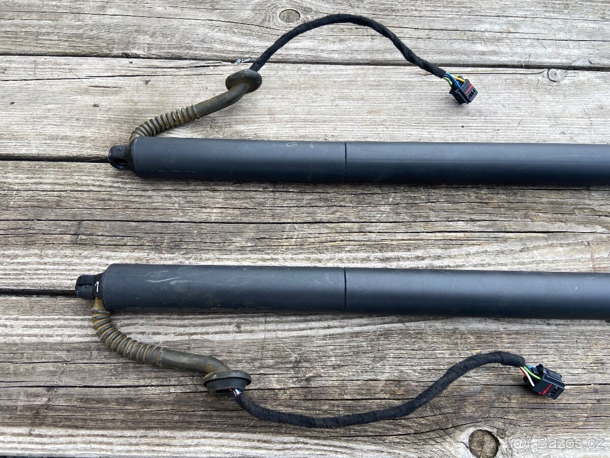 VW Passat B8 elektrické vzpěry kufru - 3