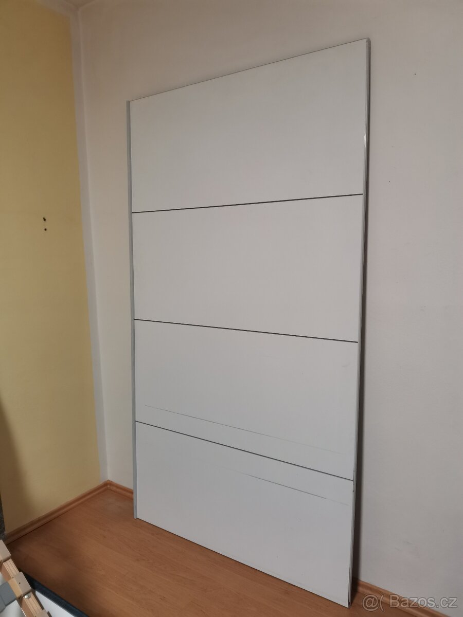 Skříň s posuvnými dveřmi - 3