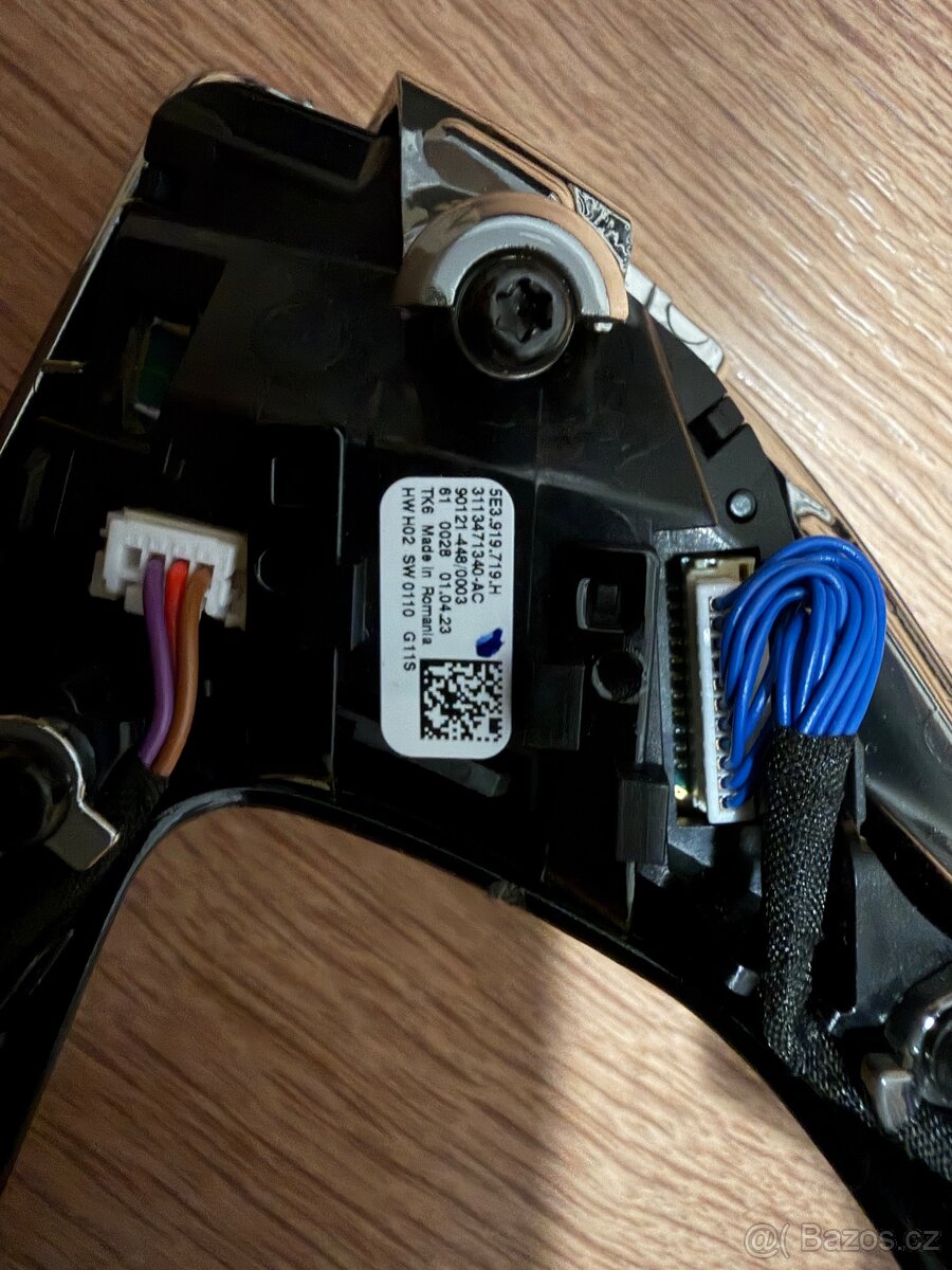 Multifunkční tlačítka na volant Škoda - 3