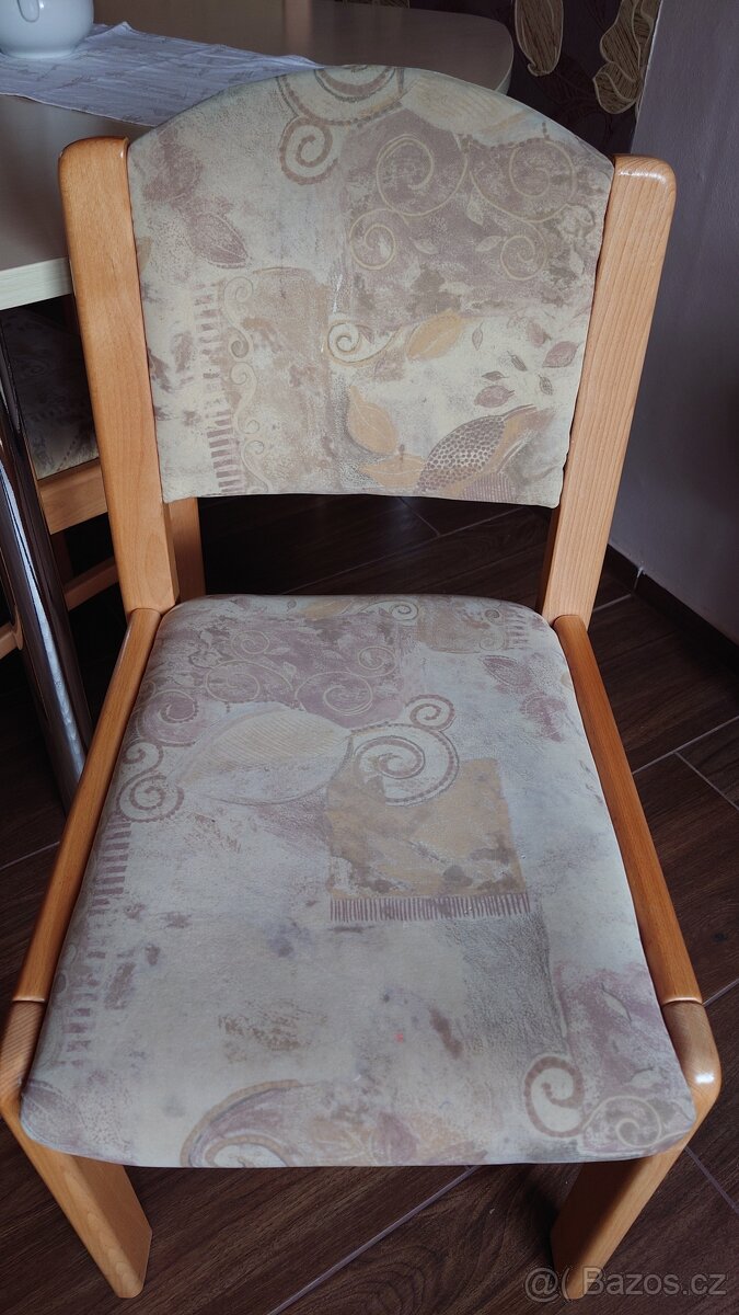 Jídelní stůl a 4 židle - 3
