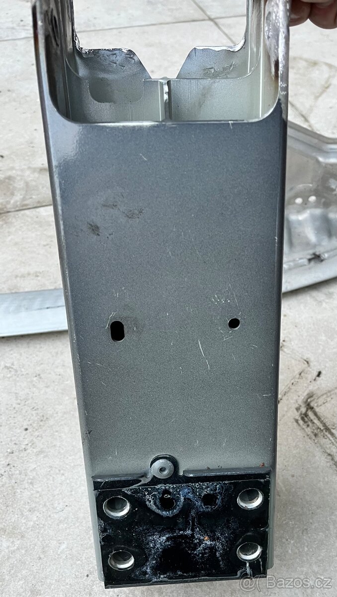 Tesla model 3 přední výztuha - 3