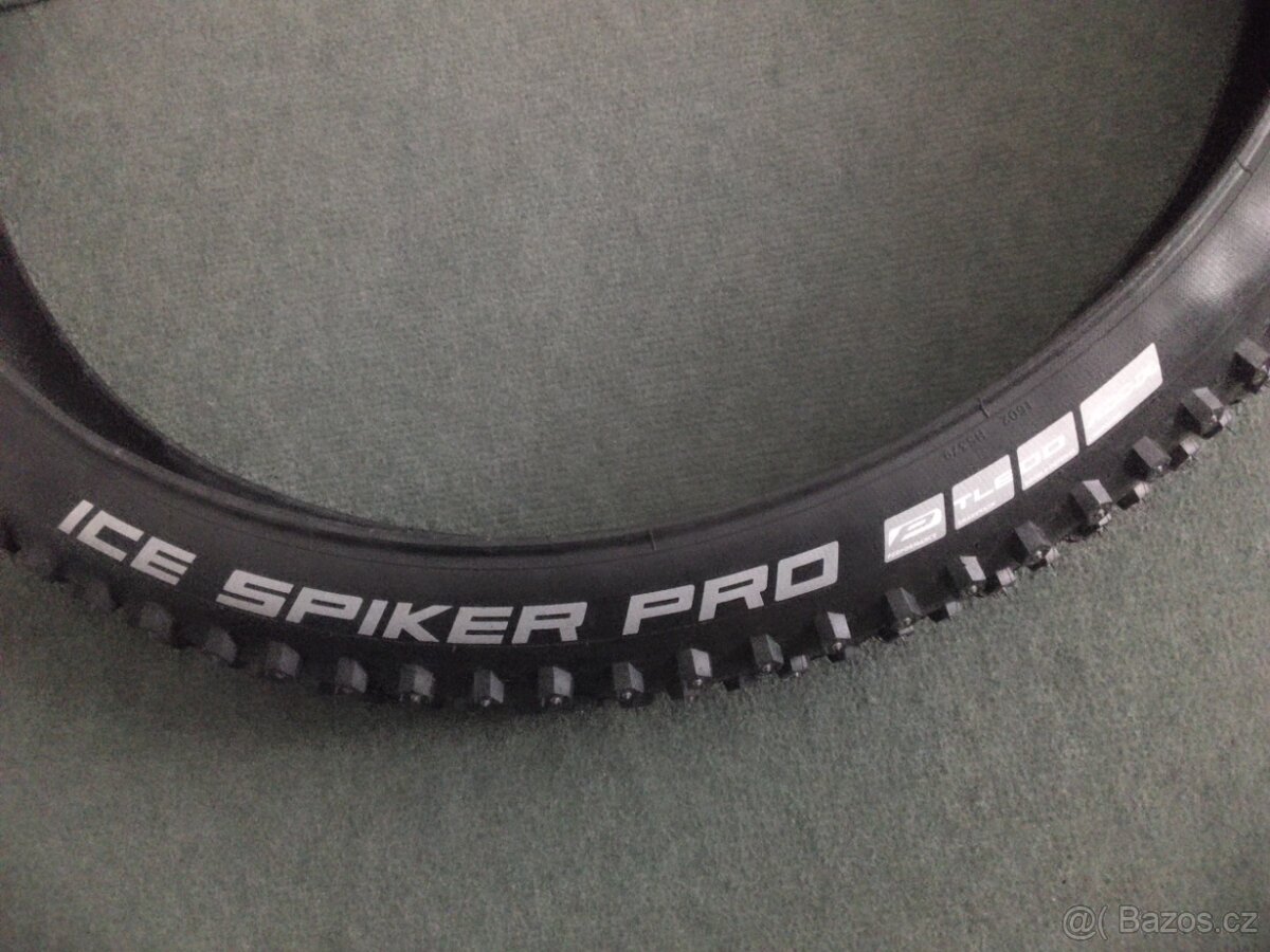 Pláště z hroty - 3