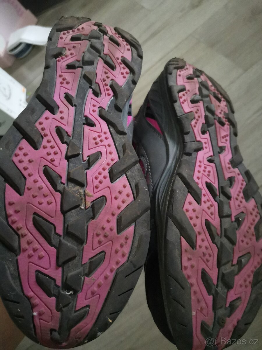 Kotníkové turistické boty vel. 35 zn. Peddy - 3