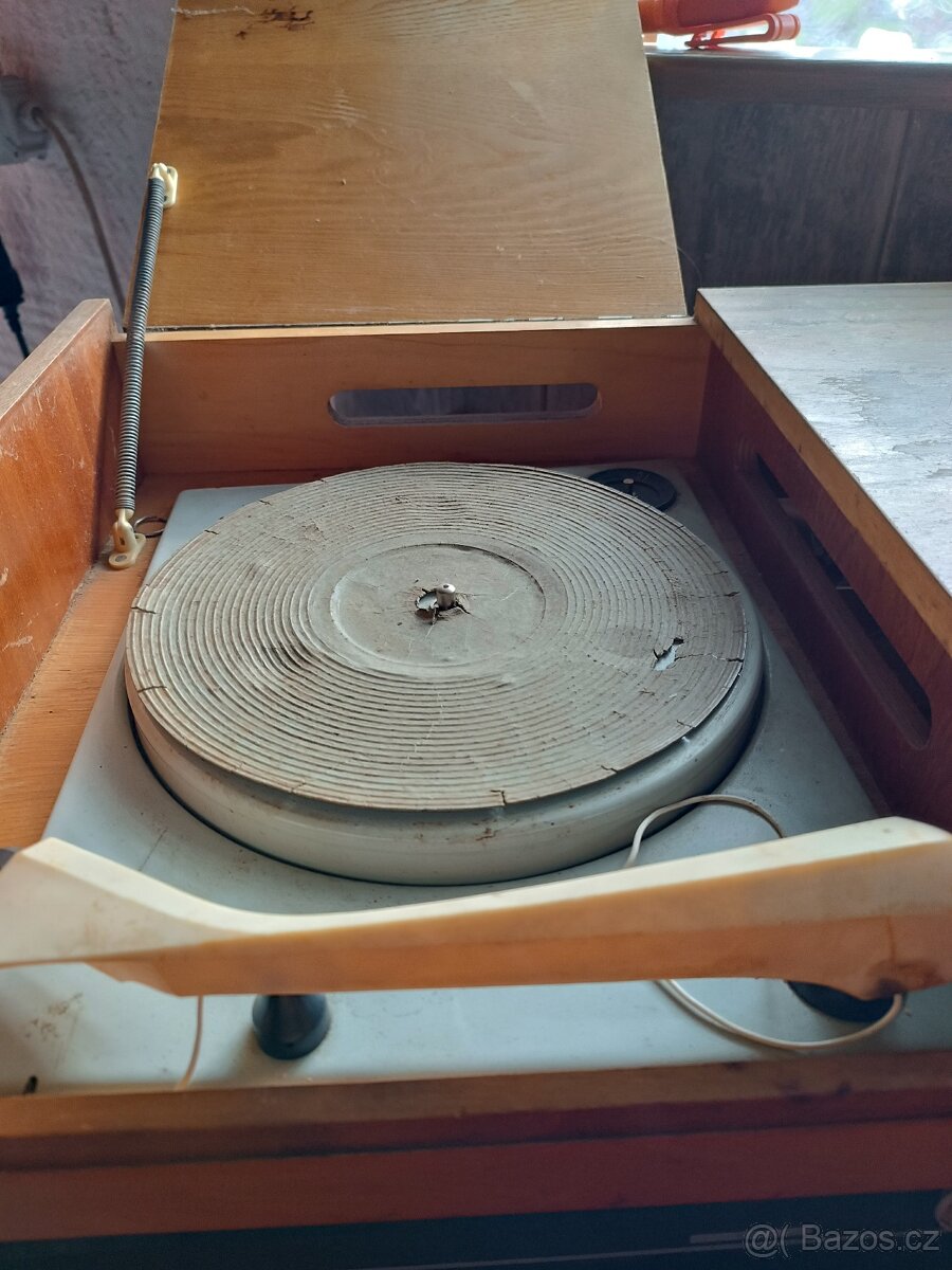 Rádio TESLA 1021 A - 3