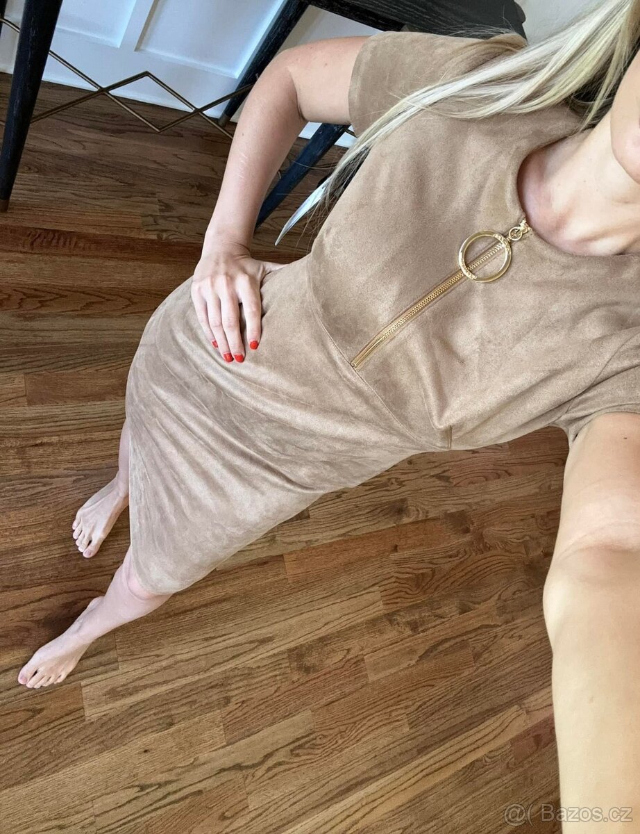 Semišové pouzdrové šaty Calvin Klein - 3