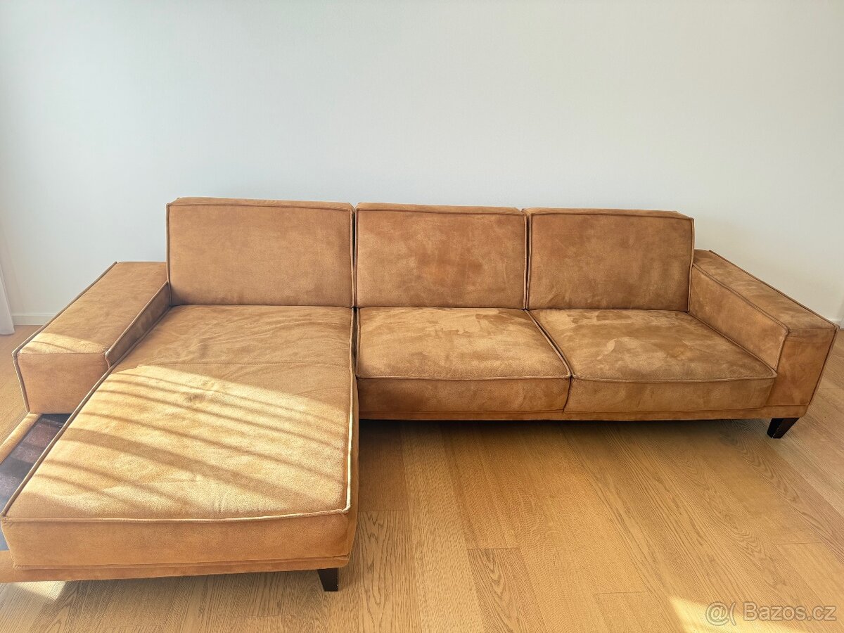 Prodávám luxusní čalouněnou sedačku v barvě karamel - 3