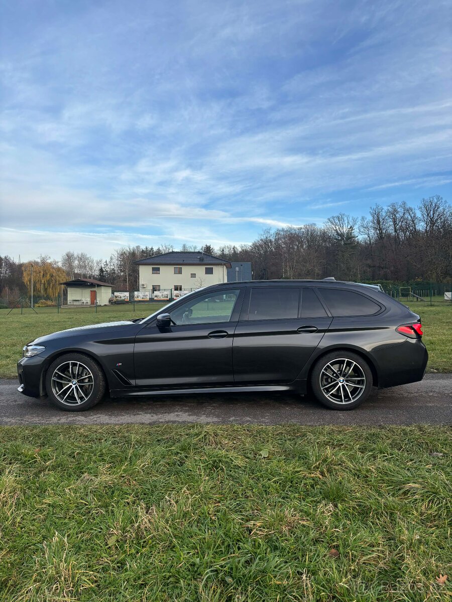 BMW Řada 5, 530d Touring xDrive M-paket, 2022 - 3