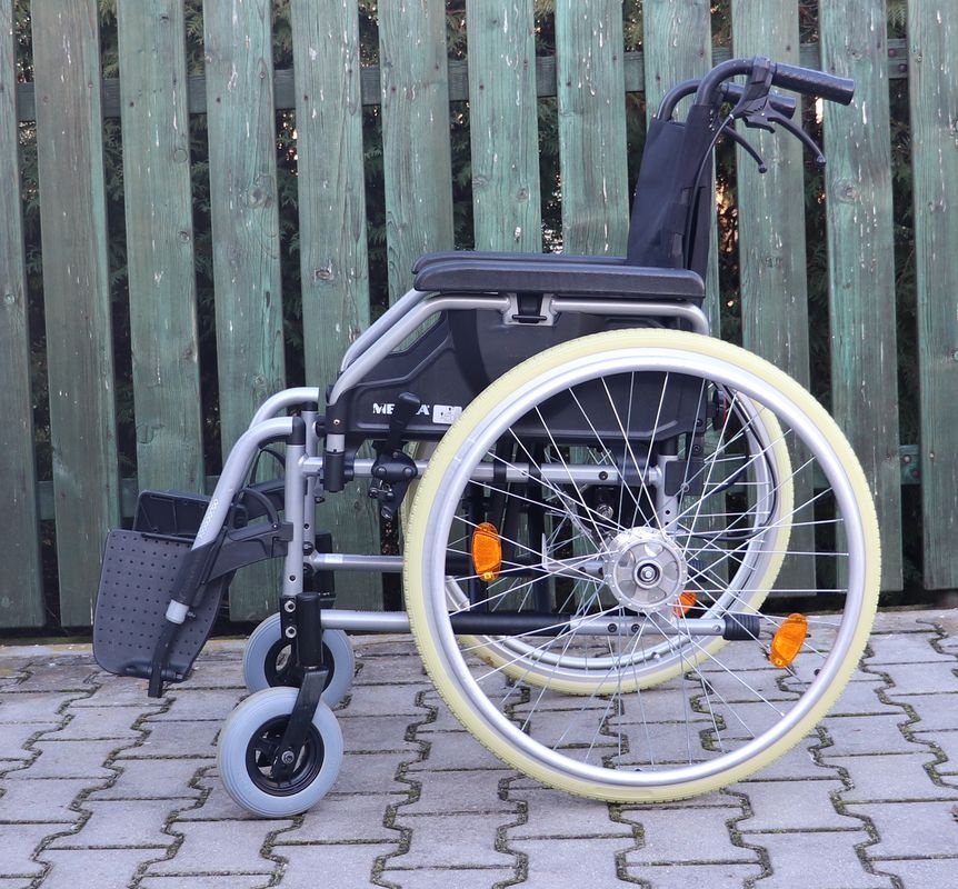023-Mechanický invalidní vozík Meyra. - 3
