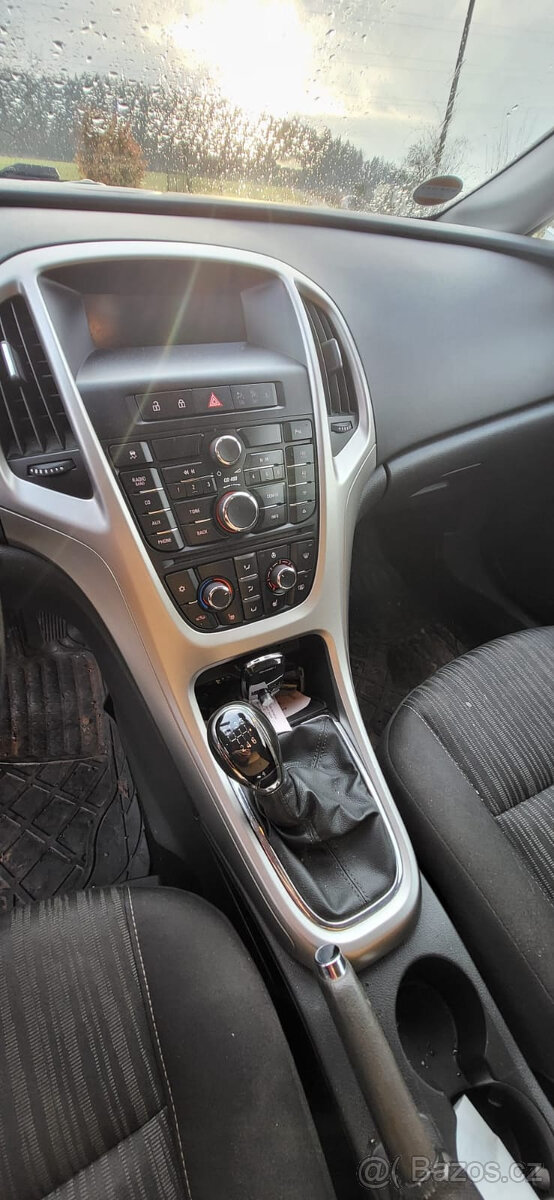 Opel Astra r.v. 2011 - 3