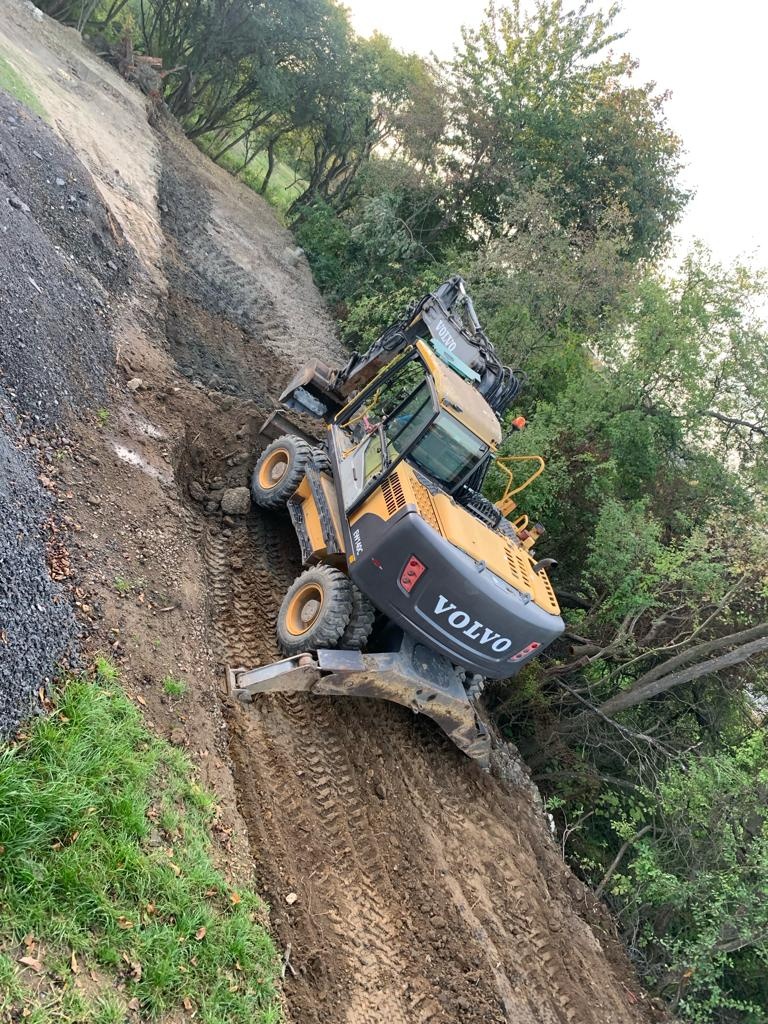 Strojník / bagrista / řidič - 3