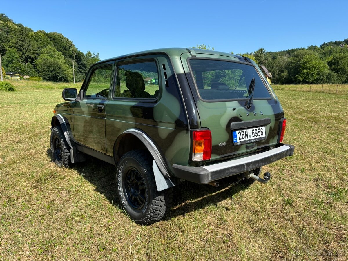 Lada Niva Bronto