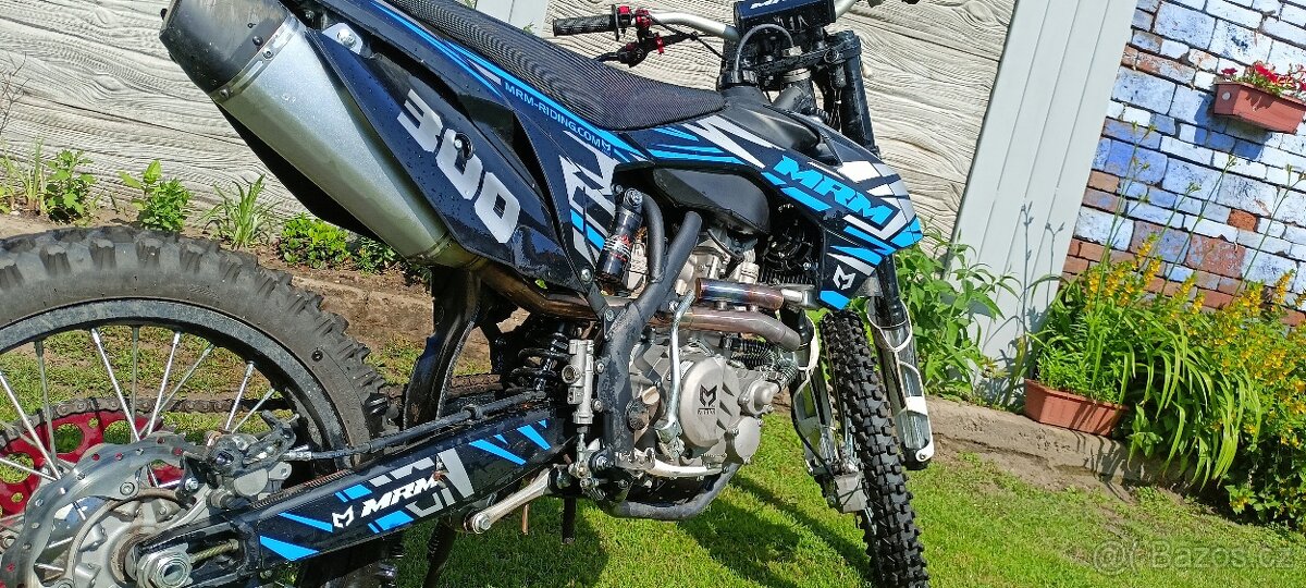 Dirtbike 300