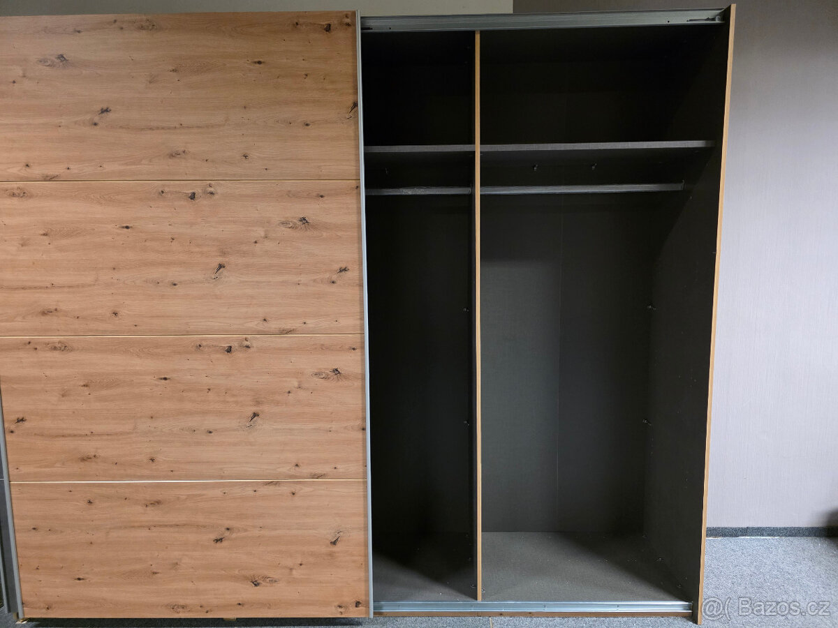 Nová hnědošedá šatní skříň zašupovací - 3