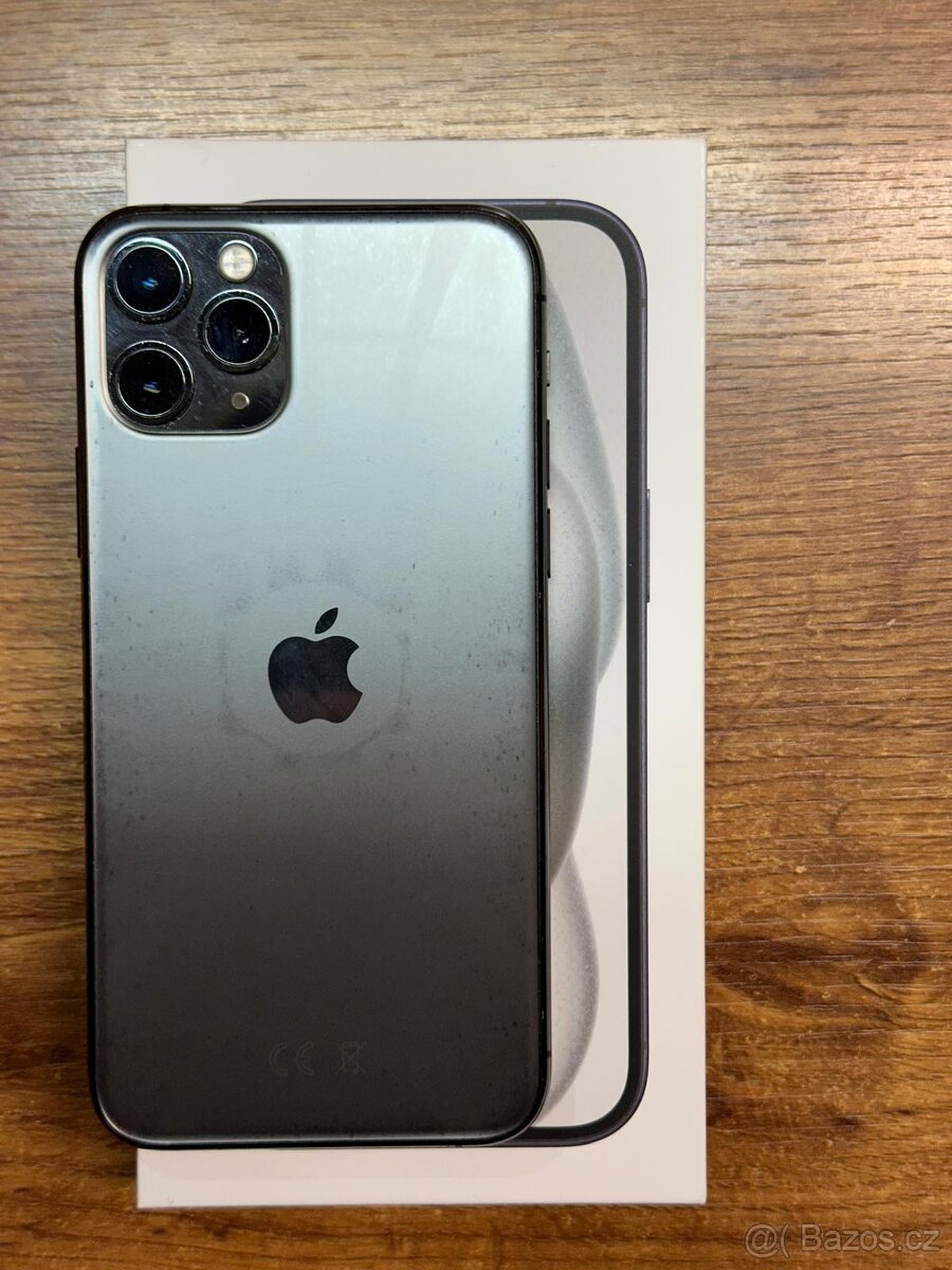 iPhone 11 Pro,výborný stav, nová baterie - 100 %,pouzdro - 3