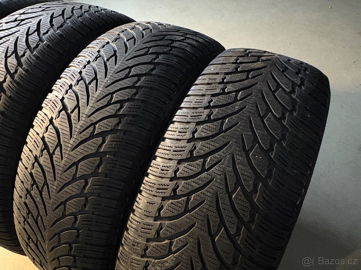 Zimní pneu Nokian 235/65R18 - 3