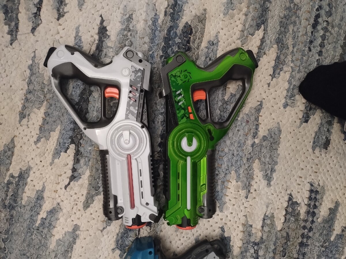 Mix hraček 2x NERF + laser game - 3