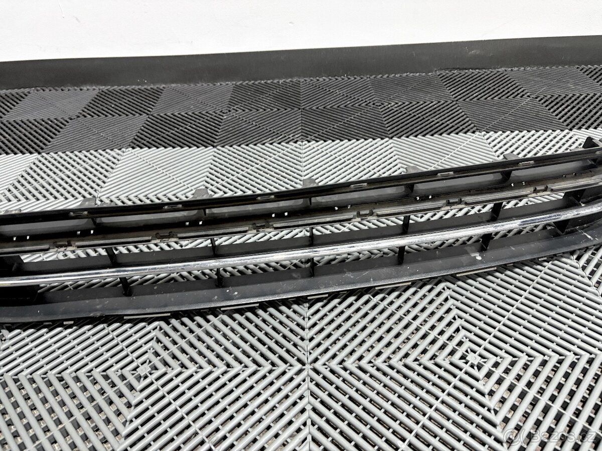 Mřížka pro přední nárazník - středová VW Passat B8 Facelift - 3