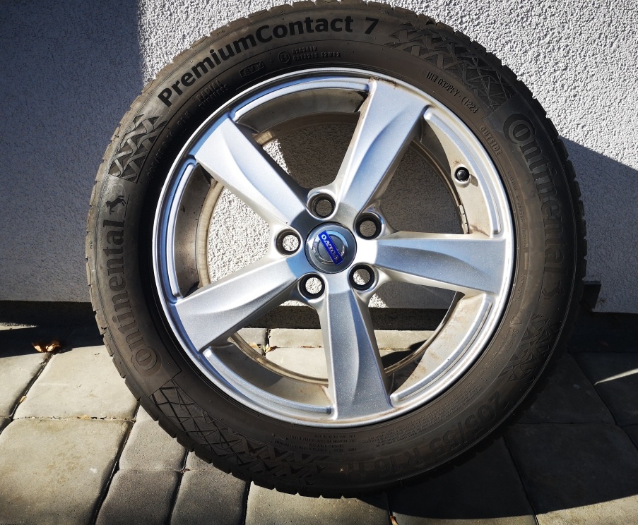 Prodám VOLVO V 40 benzín - 3