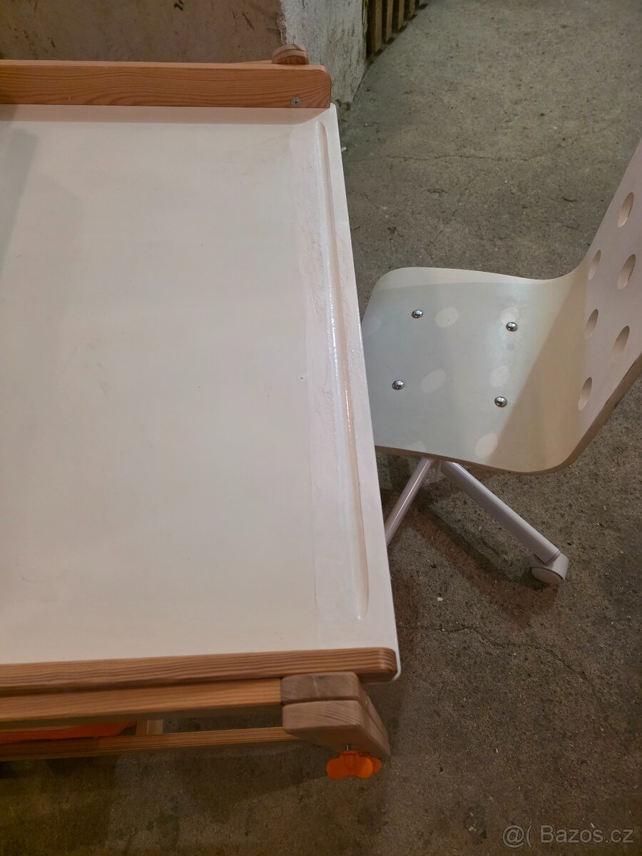 Dětský psací stůl Flisat Ikea - 3