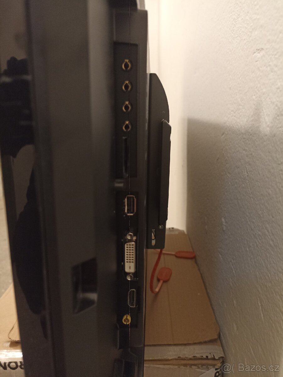 Velkoformátový monitor Samsung DB32E - 3