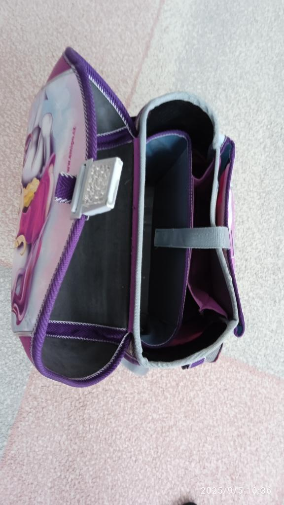 Školní taška. - 3